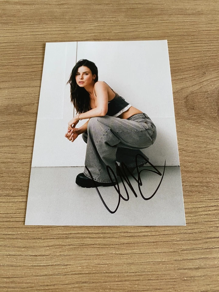 Lena Meyer-Landrut HANDSIGNIERT Autogrammkarte - Bild 1 von 1