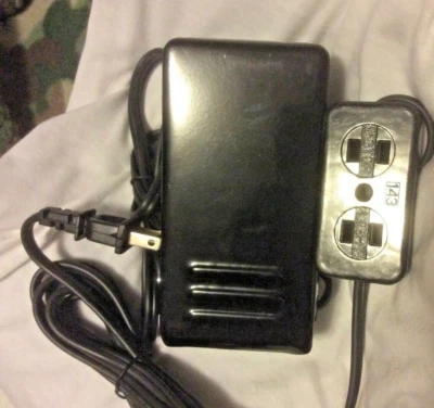 SEWING MACHINE FOOT CONTROL PEDAL W/ LIGHT & CORD MOTOR BLOCK FREE SHIPPING - Image 1 of 4