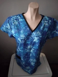 Excellent Used Condition. Woman's Scrub Top Size Small. Scrubs Brand. Blue Burst - Picture 1 of 3