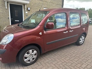 Renault Kangoo 1.6 Wheelchair Accessible Vehicle - Automatic 25,000 miles - Picture 1 of 7