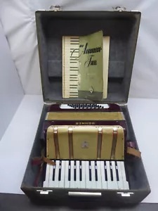 Fisarmonica Hohner Starlet 40 con custodia - Foto 1 di 22