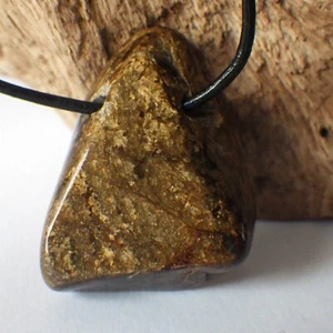 SCHMUCK-STCK STEIN BRONZIT QUARZ UNIKAT GEBOHRT ANHÄNGER MINERAL NEU SÜDAFRIKA - Picture 1 of 5