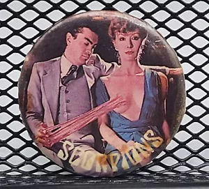 Scorpions Lovedrive Love Drive Album Cover Seno Pulsante Vintage Pinback PP - Foto 1 di 2