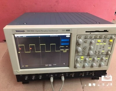 cx/I Pcs Tektronix_TDS7054 Digital Oscilloscope, 500 MHz, 4 channels, 5 GS/s - Image 1 of 4
