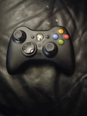 Беспроводной джойстик Microsoft Xbox 360 — глянцевый черный - Изображение 1 из 4