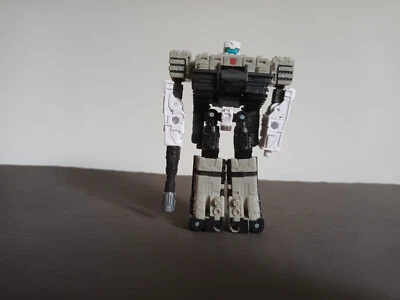 Hasbro Transformers Generations WfC-K33 Deluxe Autobot Slammer - Bild 1 von 3