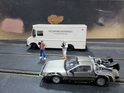 Marty mcfly and doc brown back to the future bttf 1/43 figures very beautifull  - Image 1 of 2