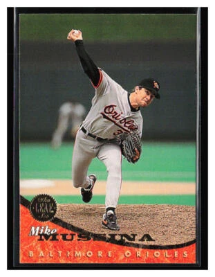 1994 Leaf #105 Mike Mussina - Image 1 of 2