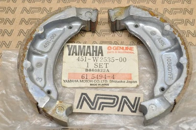 Juego de zapatas de freno 451-W2535-00 NOS Yamaha BW80 LC50 PW80 TY80 YZ50 YZ60 YZ80 Foto 1 de 3