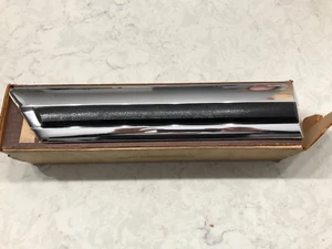 INTERNATIONAL '79 SCOUT II/SCOUT DIESEL LH/DRIVER FRONT FENDER MOULDING NOS - Picture 1 of 1