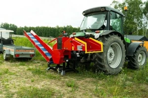 Traktor Holzhacker  mit Förderband 3m - Bild 1 von 9