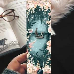 Enchanted Forest Swan Lake Bookmark - Cardstock - New in Packaging - Imagen 1 de 4