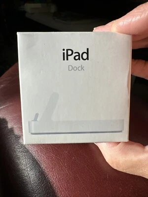 Apple iPad Dock A1352 - Image 1 of 3