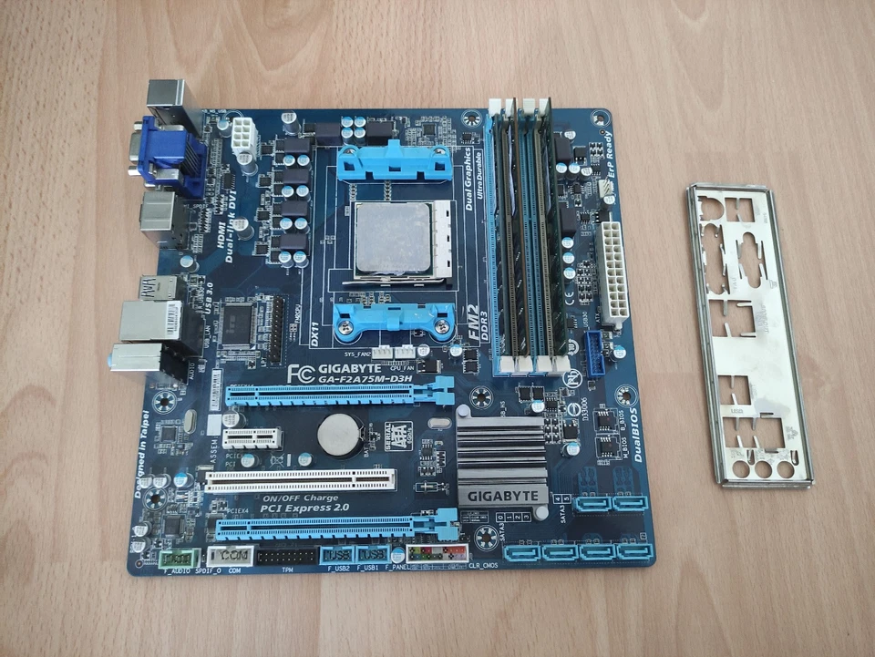 AMD A8-5500, Gigabyte GA-F2A75M-D3H, 8GB DDR3 RAM - Bild 1 von 1