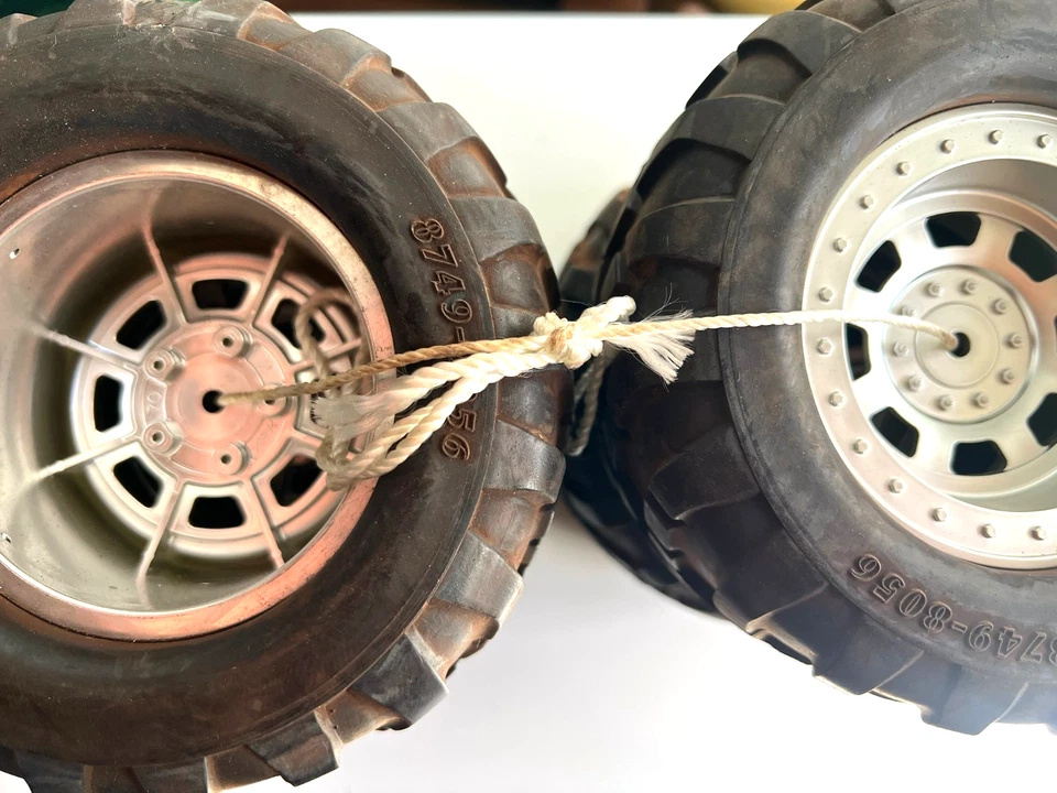 Camión monstruo Tamiya vintage RC Clod Buster ruedas Foto 1 de 2