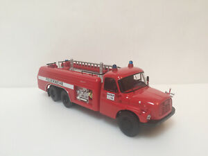 1/43 Fire truck Tatra T148 Schuco