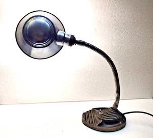 lampada in ghisa e acciaio attr. ERPE Art-Decò anni 30 Belgio - Foto 1 di 11