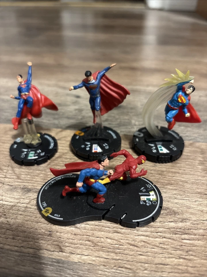 Lote de 4 figuras diferentes de HeroClix Superman Foto 1 de 1