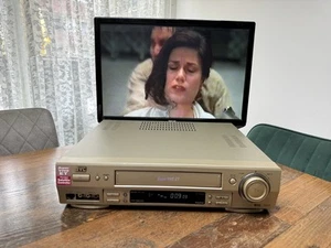 JVC HR-S6700 Videorecorder Super VHS Video Cassette Recorder S-VHS - Bild 1 von 11