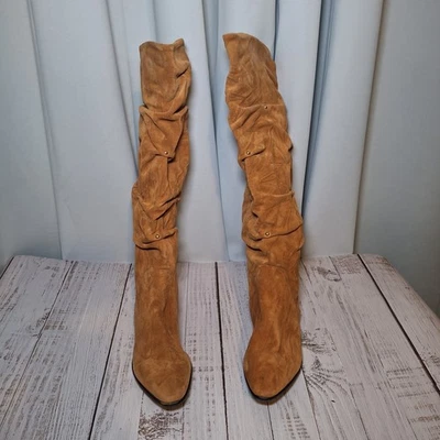 Acentos de tachuelas de cuero/gamuza marrón hasta la rodilla para mujer hechos en Italia talla 6 Foto 1 de 4