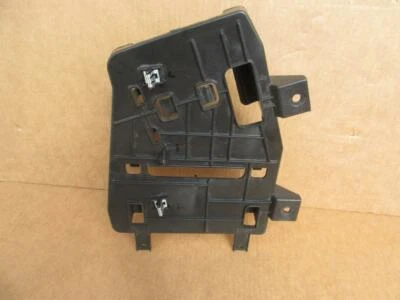 OEM 2015-2018 GM Cadillac Escalade Chevrolet Suburban Tahoe GMC Yukon Bracket - Image 1 of 4