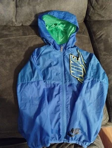 Nike Boys Full Zip Windbreaker Light Jacket Hooded Size 6 M (5-6 Years) - Picture 1 of 6