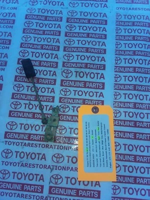 Se adapta a TOYOTA COROLLA LINK & GUIDE PUERTA TRASERA DERECHA VAGÓN 4 PUERTAS 1980-1983 AE71 Foto 1 de 2