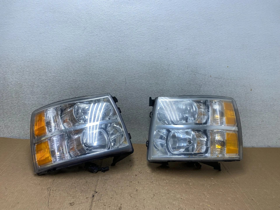 Faros laterales izquierdo+derecho Chevrolet Silverado 2007 a 2014 OEM V3595 DW Foto 1 de 4