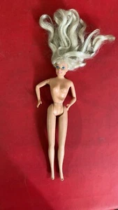 BARBIE - MATTEL INC. CHINA , testa 1976 corpo 1966 , bambola Originale Vintage - Foto 1 di 4