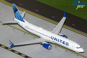 United Boeing 737 MAX 9 N37555 GeminiJets G2UAL1256 Scale 1:200 - Picture 1 of 1