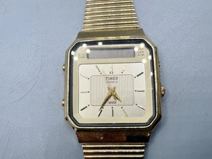 OROLOGIO DA POLSO VINTAGE TIMEX QUARZO DIGITALE ANALOGICO TONO ORO PER RICAMBI - Foto 1 di 6