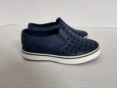 Zapatos sin cordones Native Kids millas azul marino ligeros lavables talla C8 Foto 1 de 4