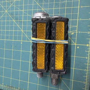 Vintage Schwinn Approved Pedals Waffle Block Rubber 1/2" Threads 1976 CEC 200 - Picture 1 of 8