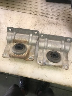 2002-2007 Subaru Impreza WRX suporte de montagem de radiador fabricante de equipamento original 02-07 - Imagem 1 de 2