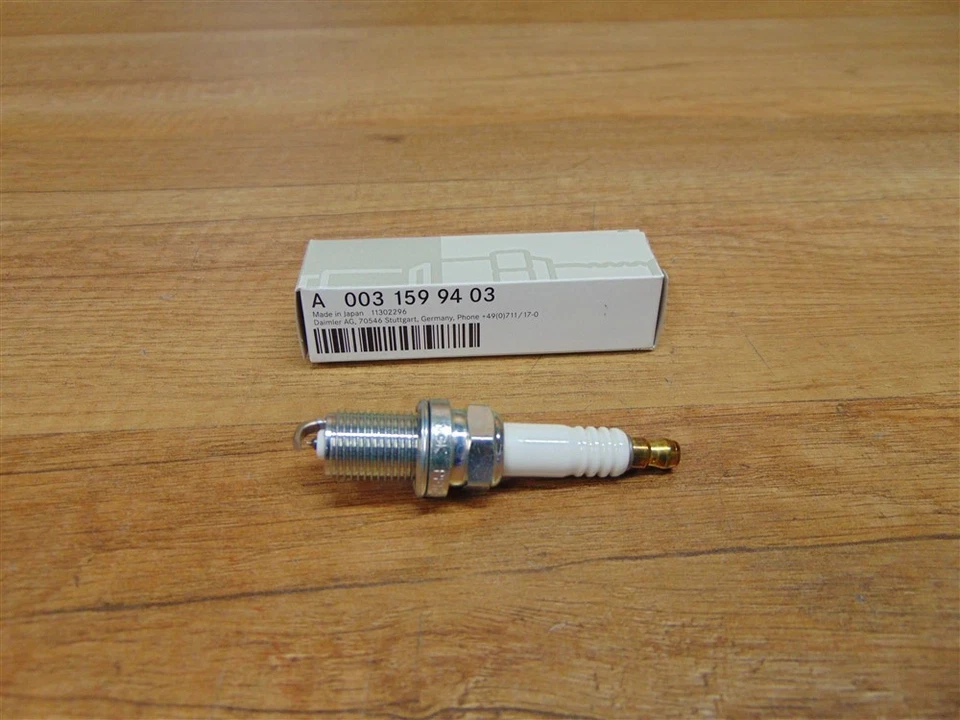 Bujía Original Mercedes OM112/OM113 - A0031599403 Foto 1 de 1