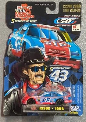CAMPEONES DE CARRERAS 1999 1/64 RICHARD PETTY 5 DÉCADAS DE PETTY 1998 STP PONTIAC Foto 1 de 4