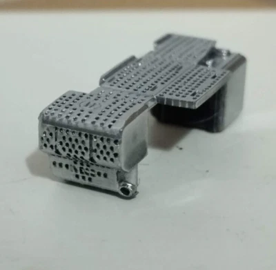 Catalizzatore marmitta Iveco S Way + serbatoio stampa 3d verniciato Scala  1/87 - Immagine 1 di 3