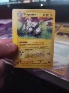 Magneton 19/144 Skyridge muy ligeramente jugado - Imagen 1 de 3