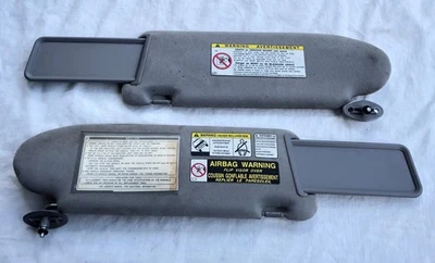 01-04 Par de parasoles izquierdo derecho Toyota Tacoma gris SR5 TRD Foto 1 de 4