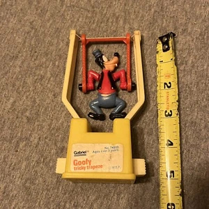 Disney Goofy Tricky Trapeze 1977 Gabriel Vintage Puppet Toy Souvenir Spins Walt - Picture 1 of 4