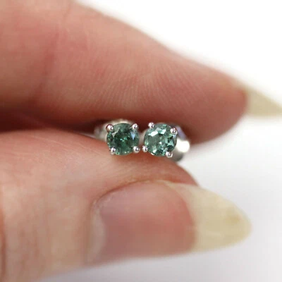 0.5 克拉天然亚历山大石纯 14k 白金单颗圆形耳钉 — 第 1/4 张图片