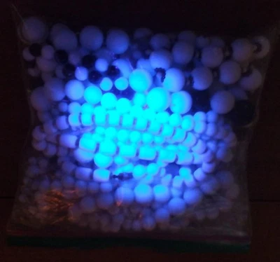 LOTE DE 8 COLLARES BLANCOS De Colección Sgl Dbl Tri Strand UV Diferente Tamaño Longitud Japón Hong Kong Foto 1 de 4