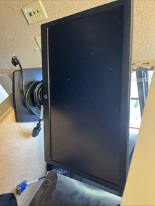 HP V193 Desktop Monitor 18.5" Black With VGA &Power Cable, Works - Picture 1 of 3