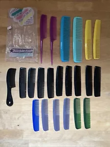 Vintage Kunststoffkämme 22er-Pack Kardinalkamm & Pinsel verschiedene Designerfarben - Bild 1 von 7