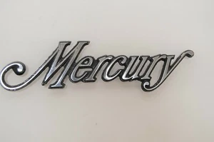Emblema de metal cromado Mercury - D4GB-6542550AA con 4 pernos de montaje, era de 1970 - Imagen 1 de 6