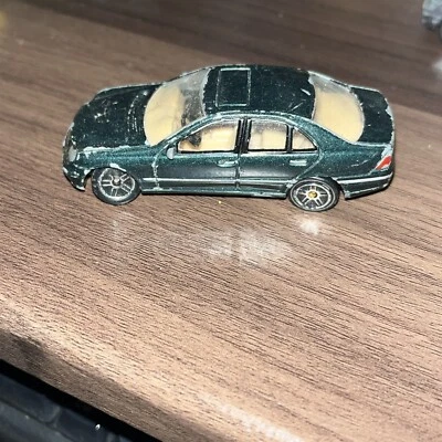 Realtoy Mercedes Benz MB C-Class sedã carro 1/57 verde fundido solto raro #166 - Imagem 1 de 4