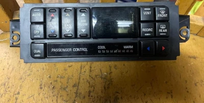 Control de aire acondicionado calentador automático Buick Century 2000-2005 Foto 1 de 4