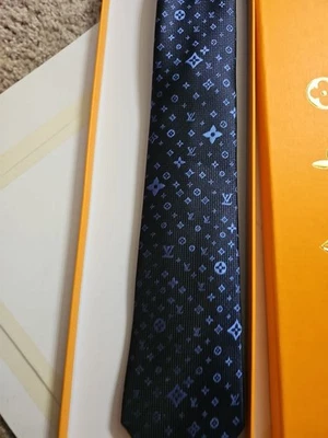 Louis Vuitton男式领带 — 第 1/4 张图片