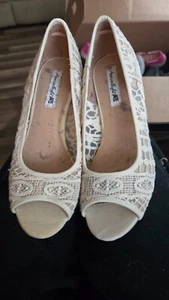 American Eagle || Women's Lace Peep Toe Wedge Heels Size 7 - Picture 1 of 3