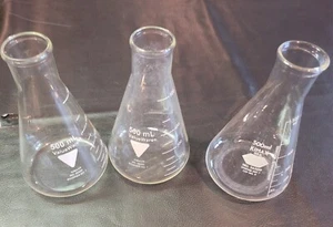 Mixed Lot of 3 Pyrex & Generic  250ml Lab Flask Beaker #4980 #4990 - Picture 1 of 2
